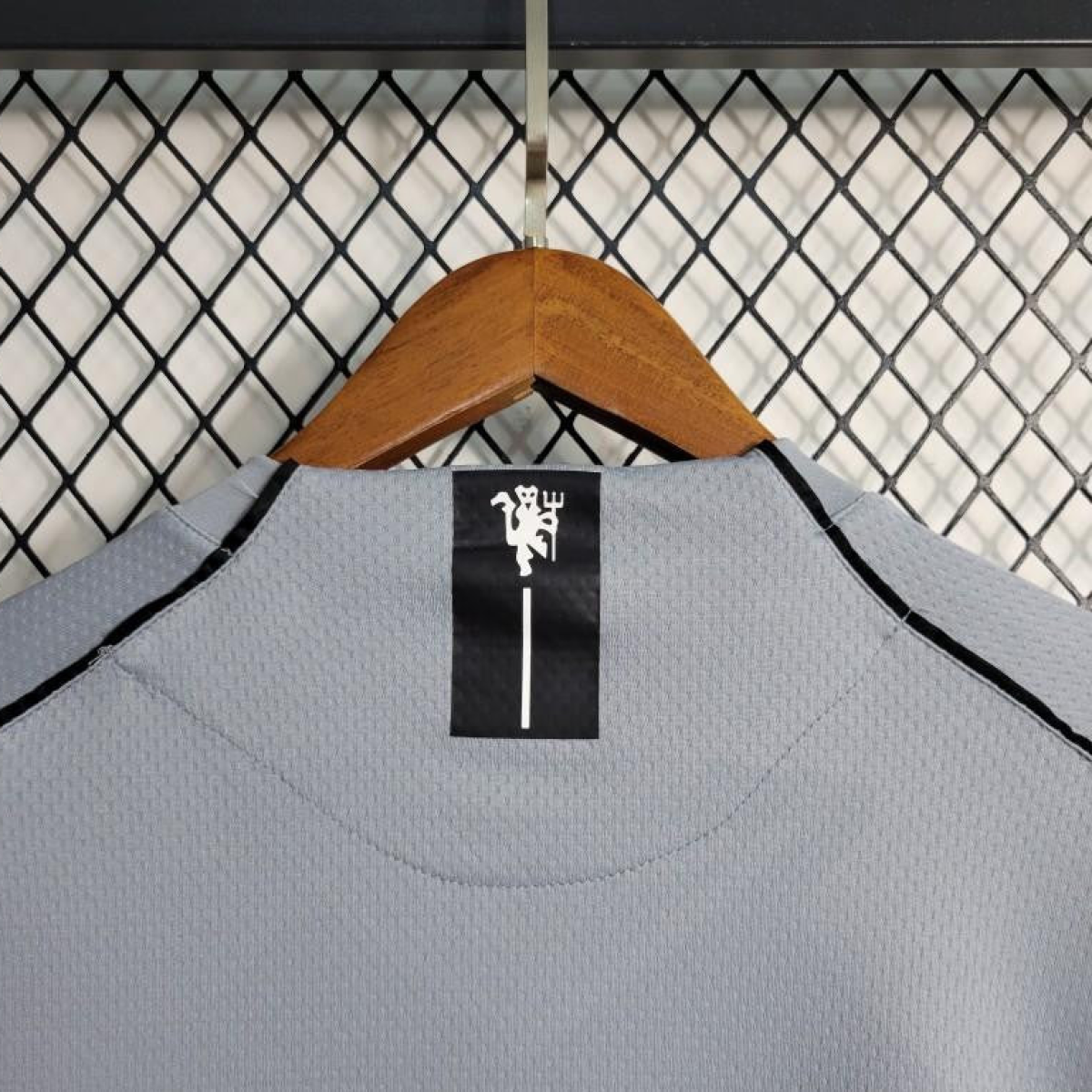 Retro 07-08 Manchester United Gray Goalkeeper Jersey