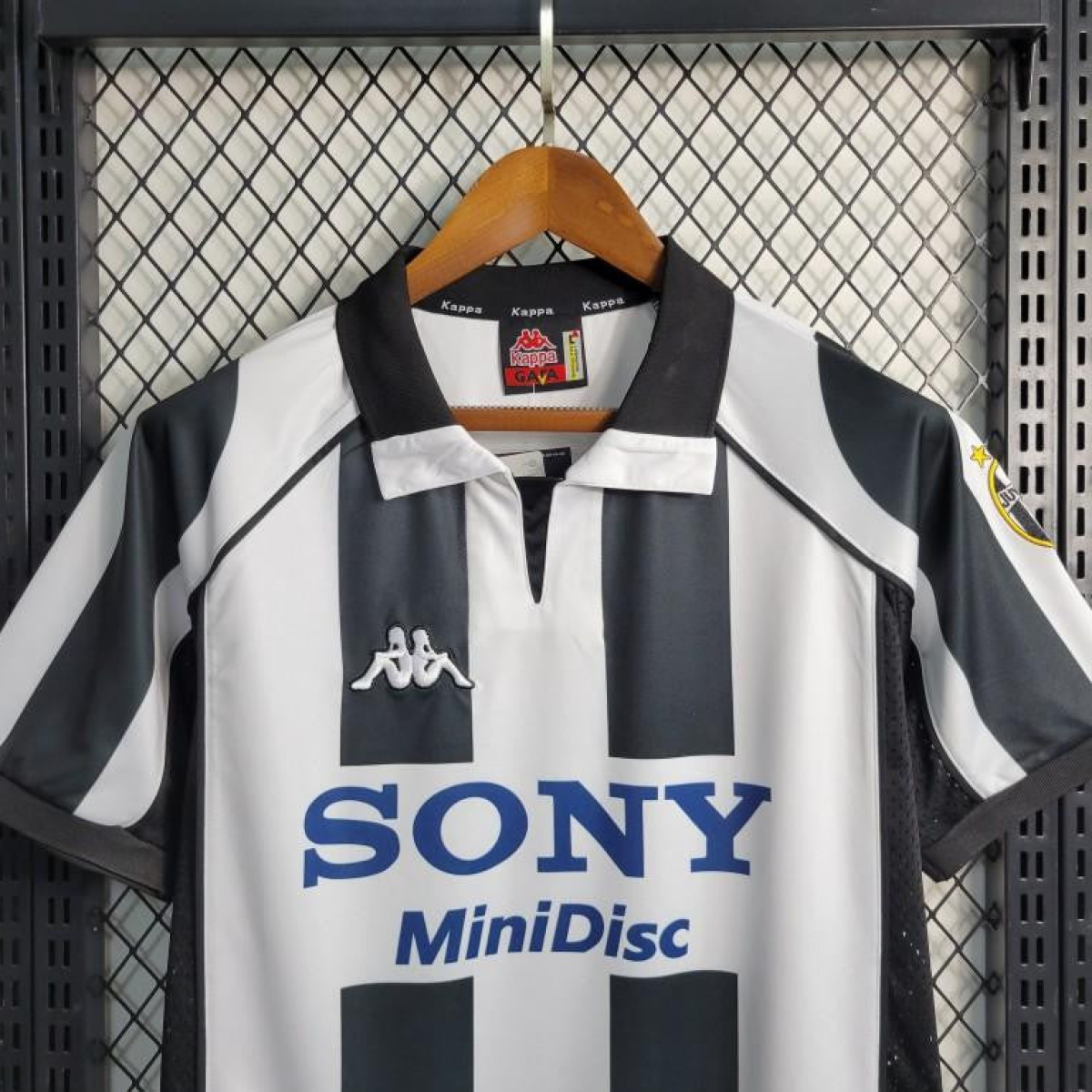 Retro 1997-98 Juventus Home Jersey