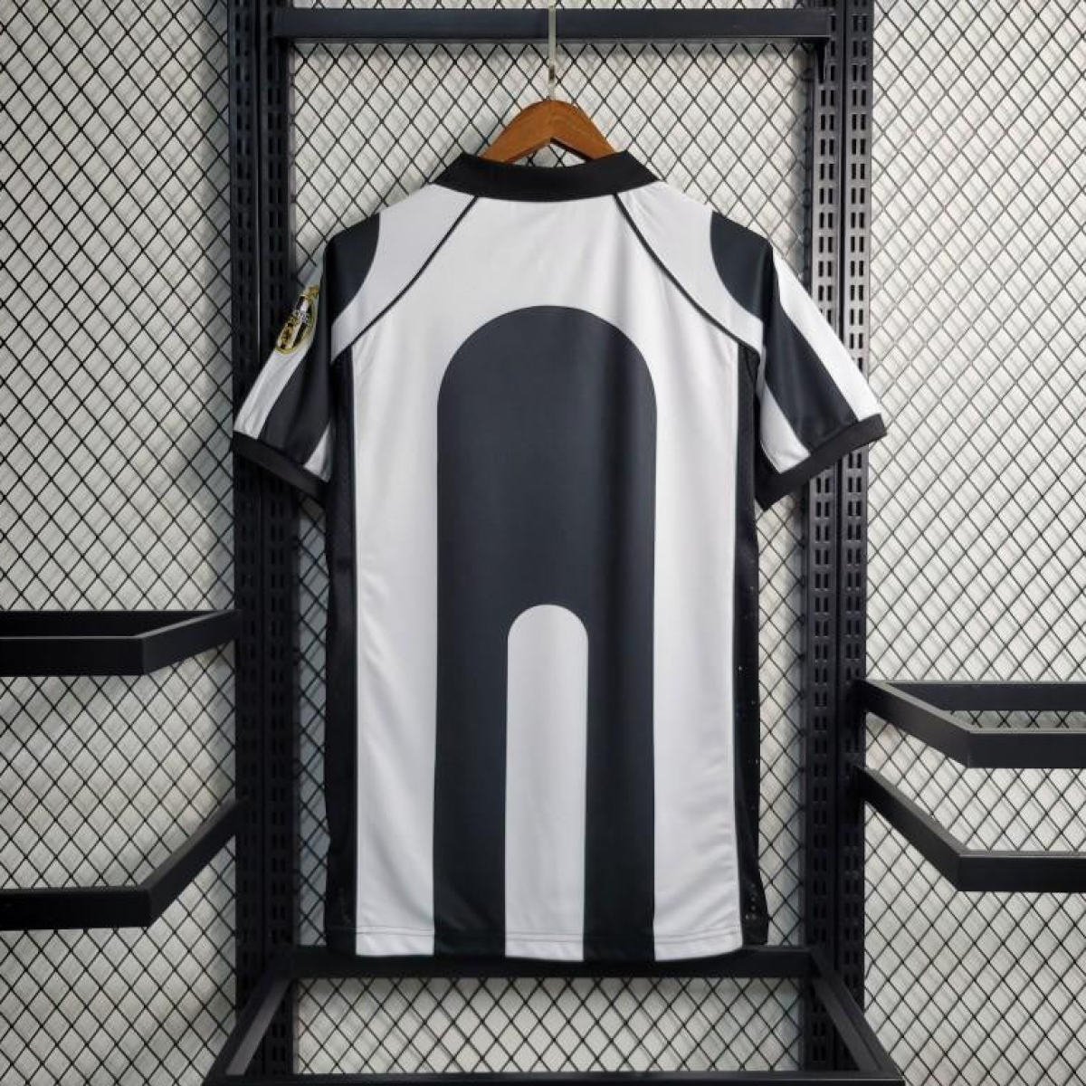 Retro 1997-98 Juventus Home Jersey