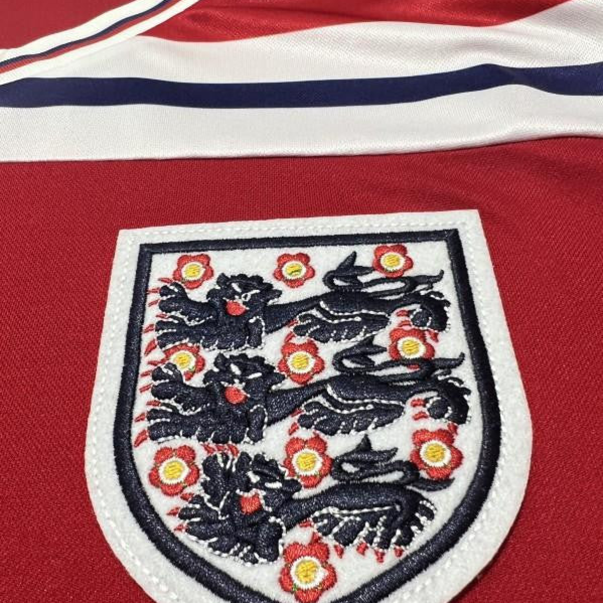 Retro 1982 England Away Soccer Jersey