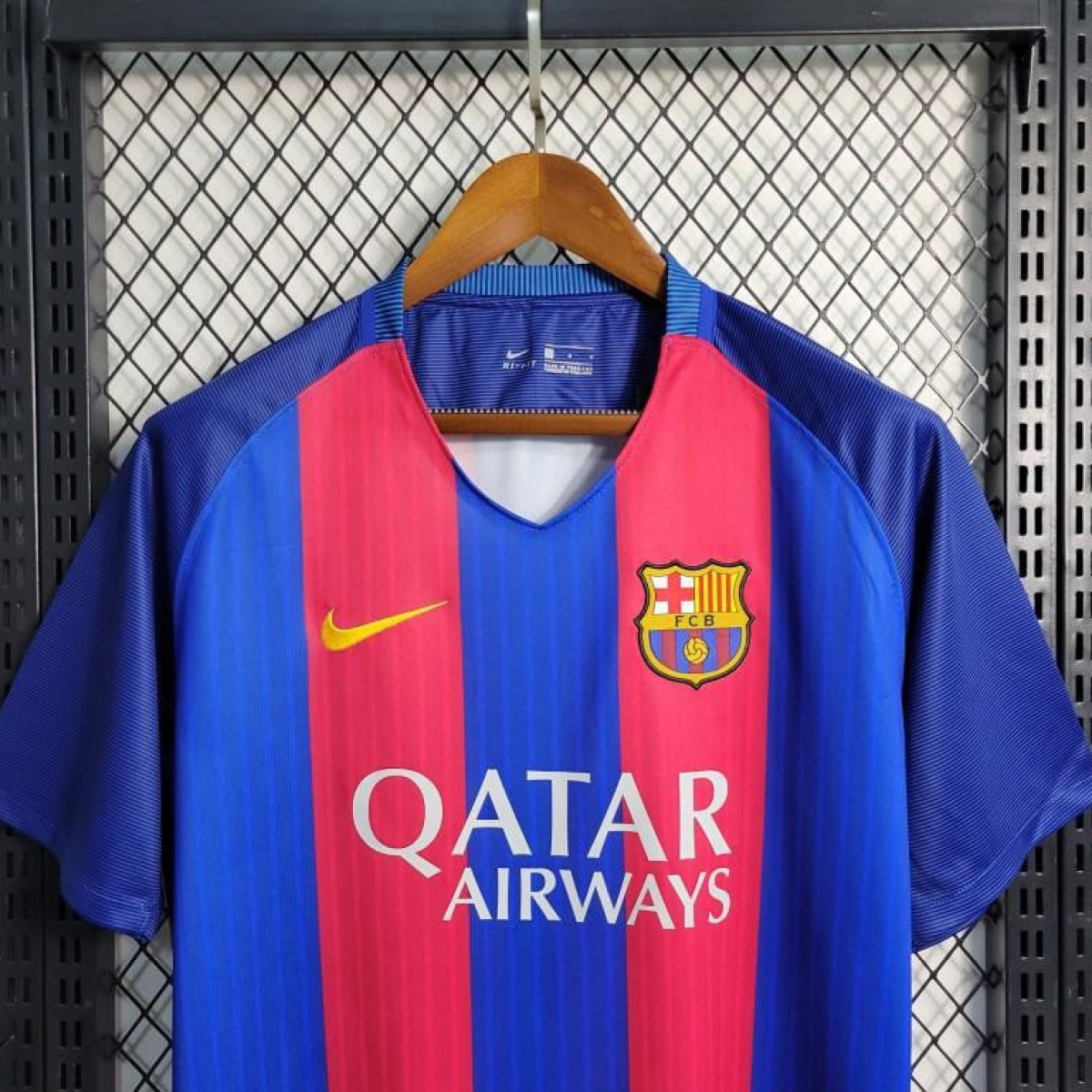 Retro 16-17 Barcelona Home Soccer Jersey