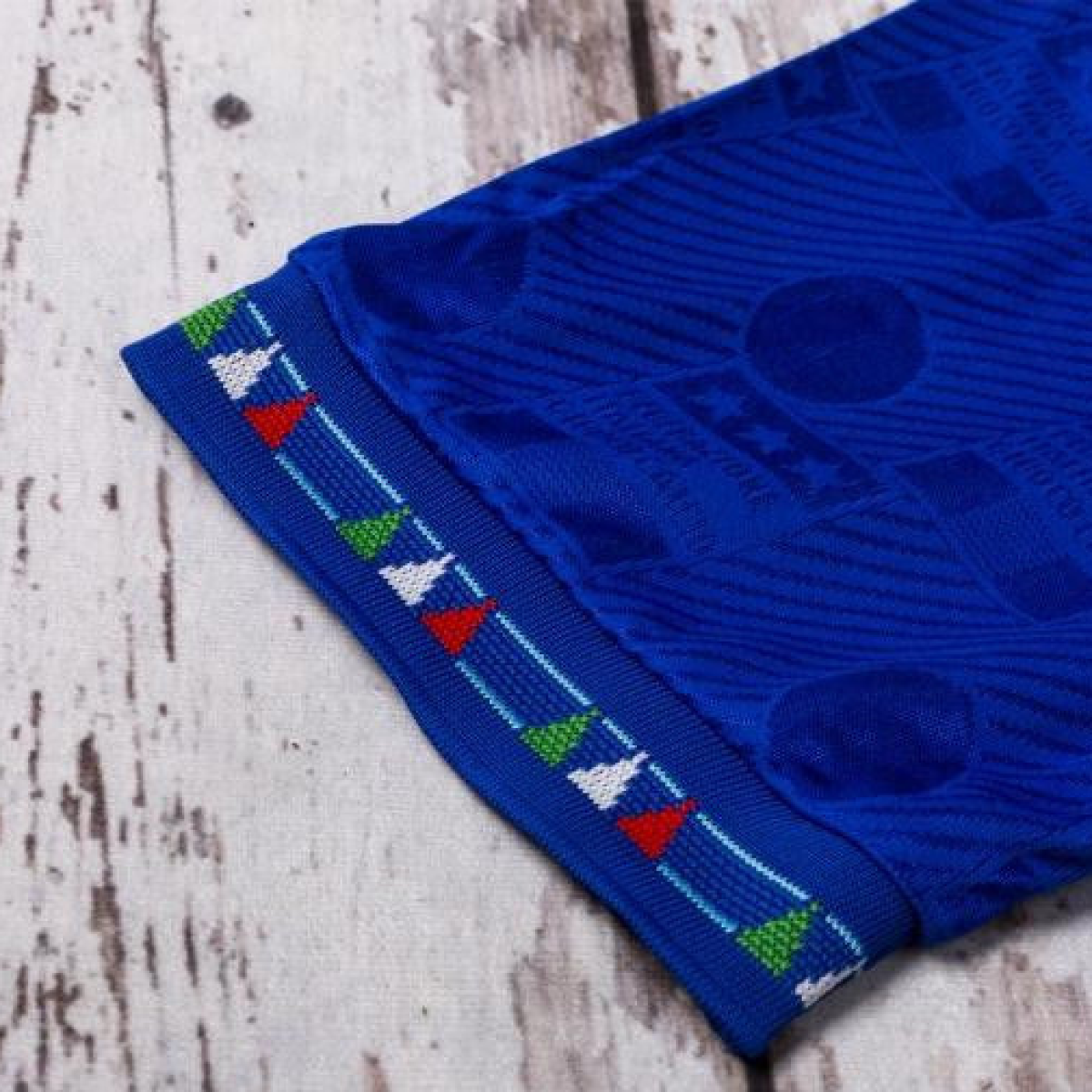 Retro 1994 Italy Home Soccer Jersey