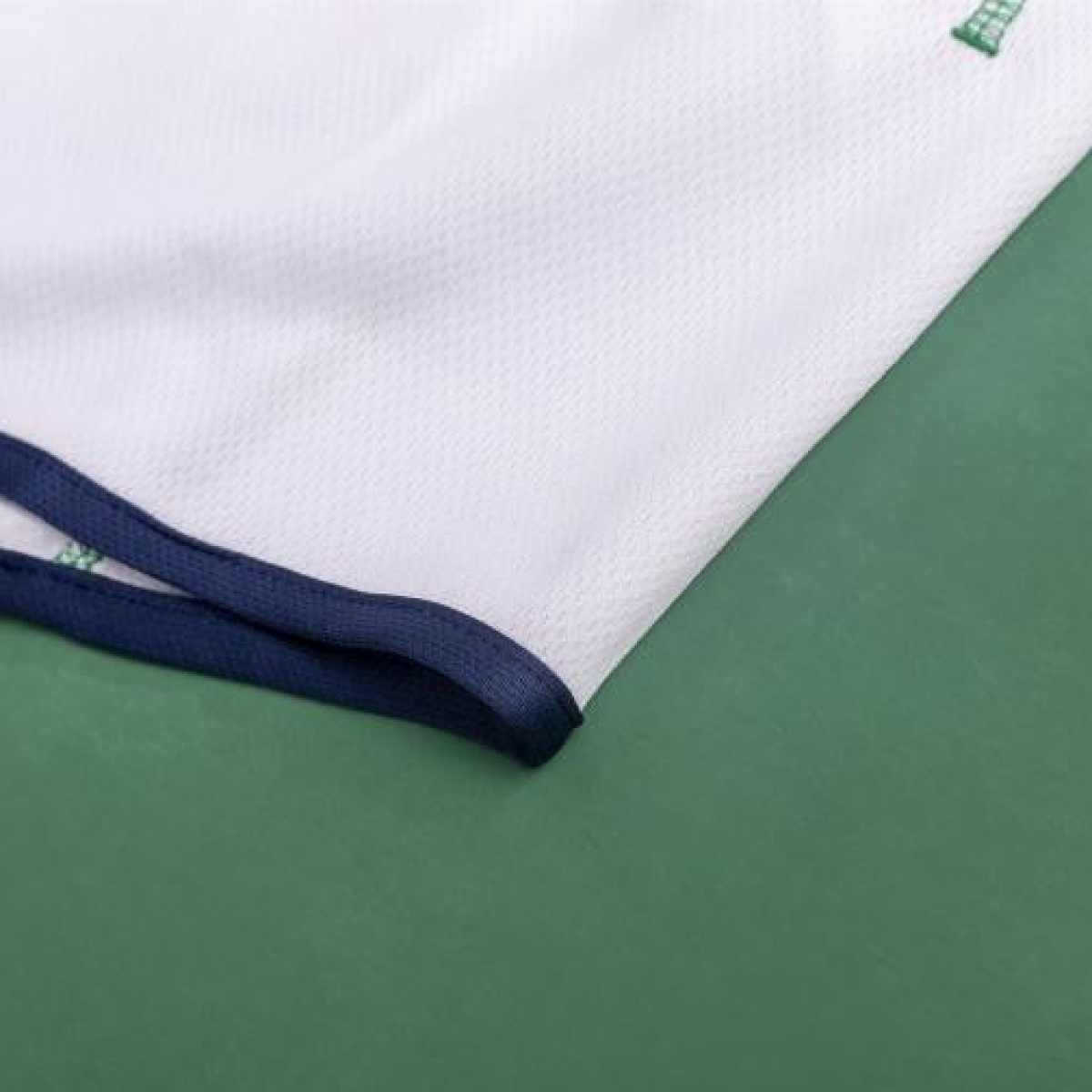 Retro 2002 Ireland Away Soccer Jersey
