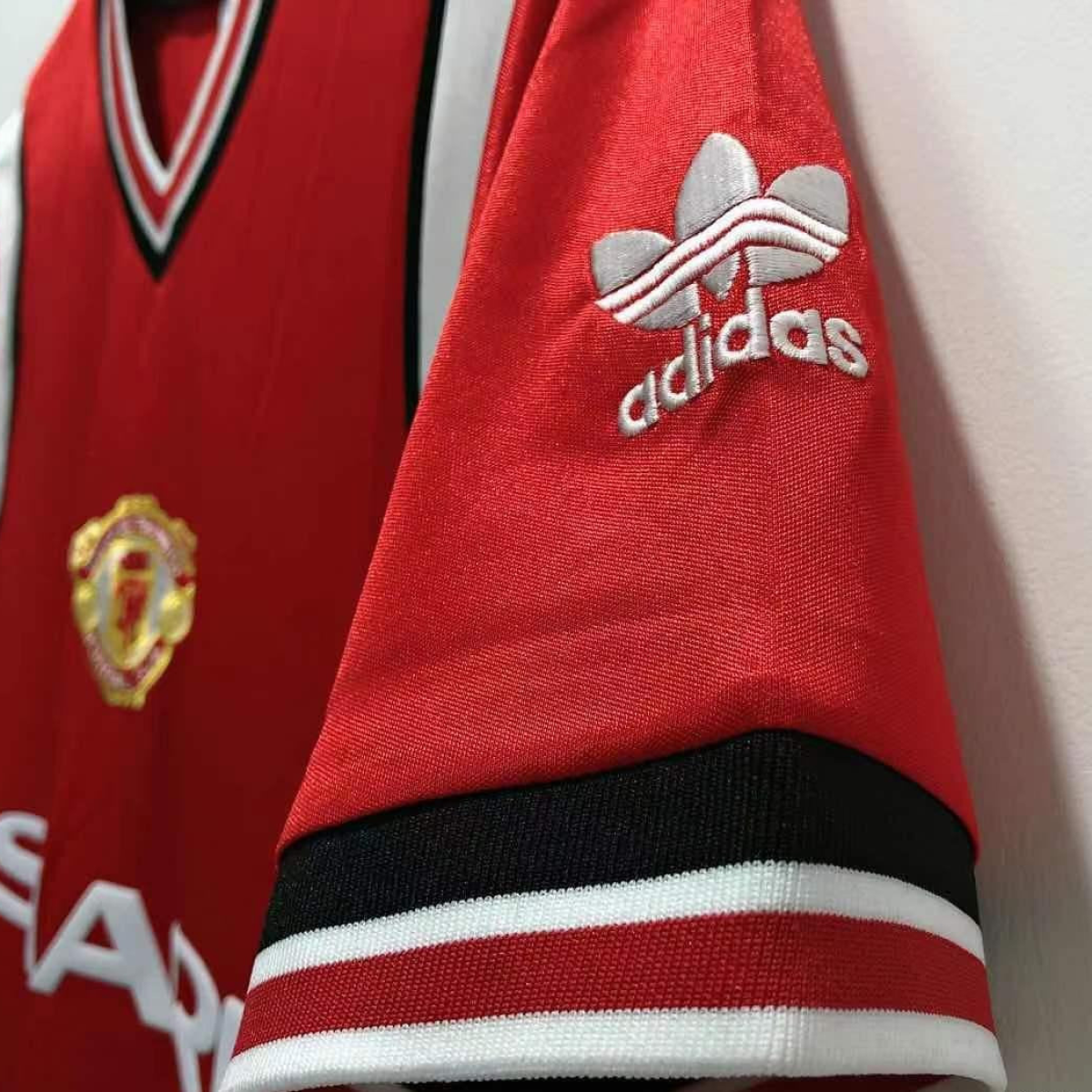 Retro 84/85 Manchester United Home Soccer Jersey
