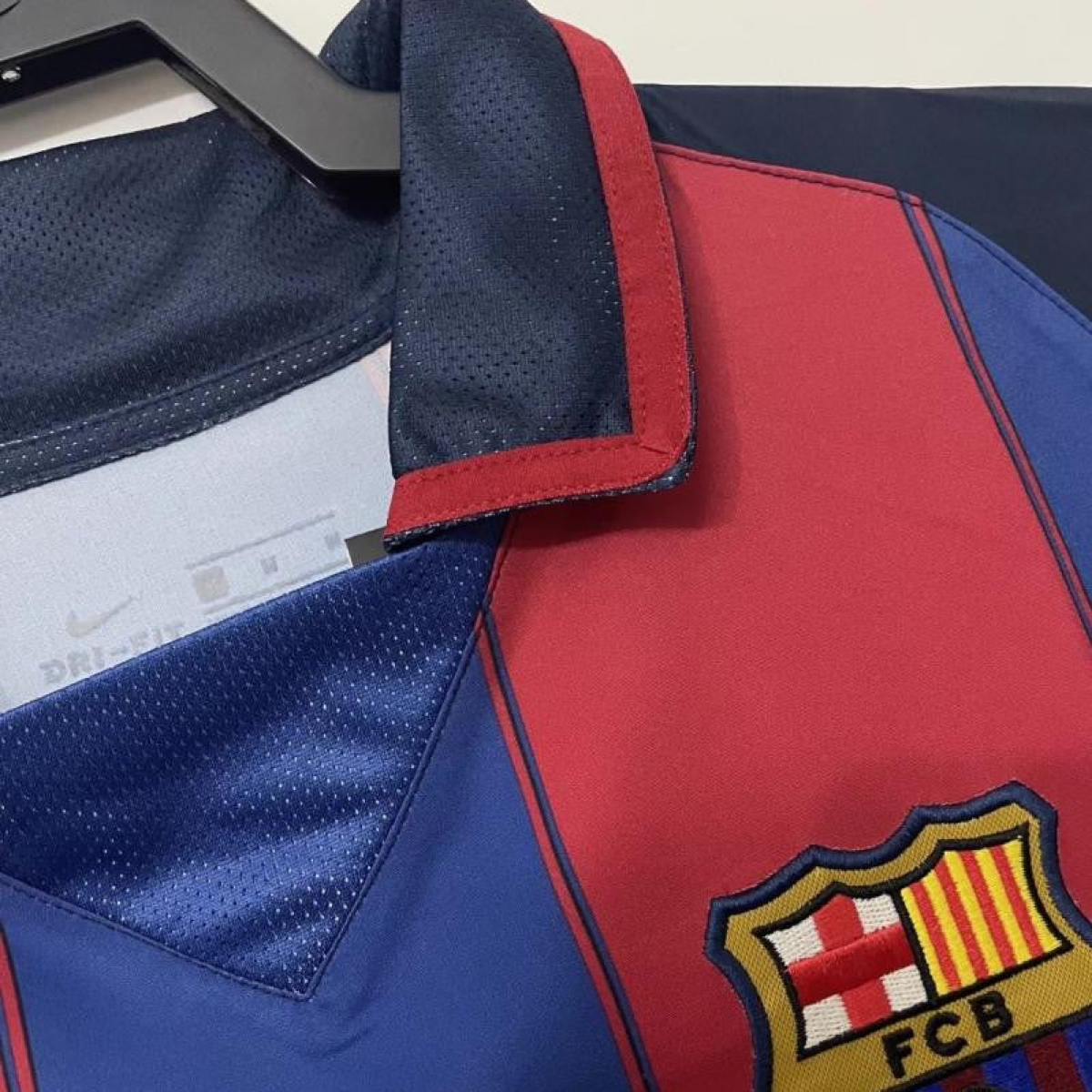 Retro 03/04 Barcelona Home Soccer Jersey