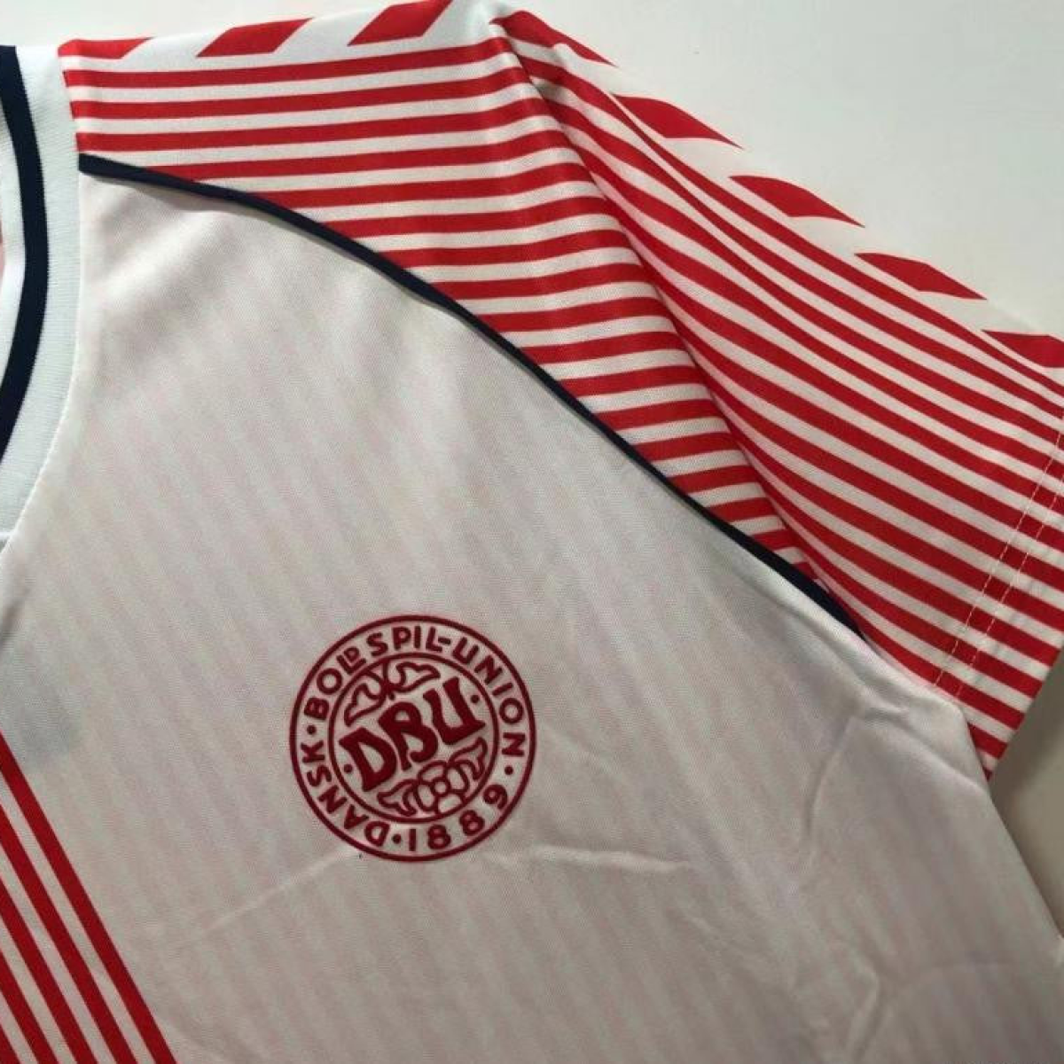 Retro 1986 Denmark Away Soccer Jersey