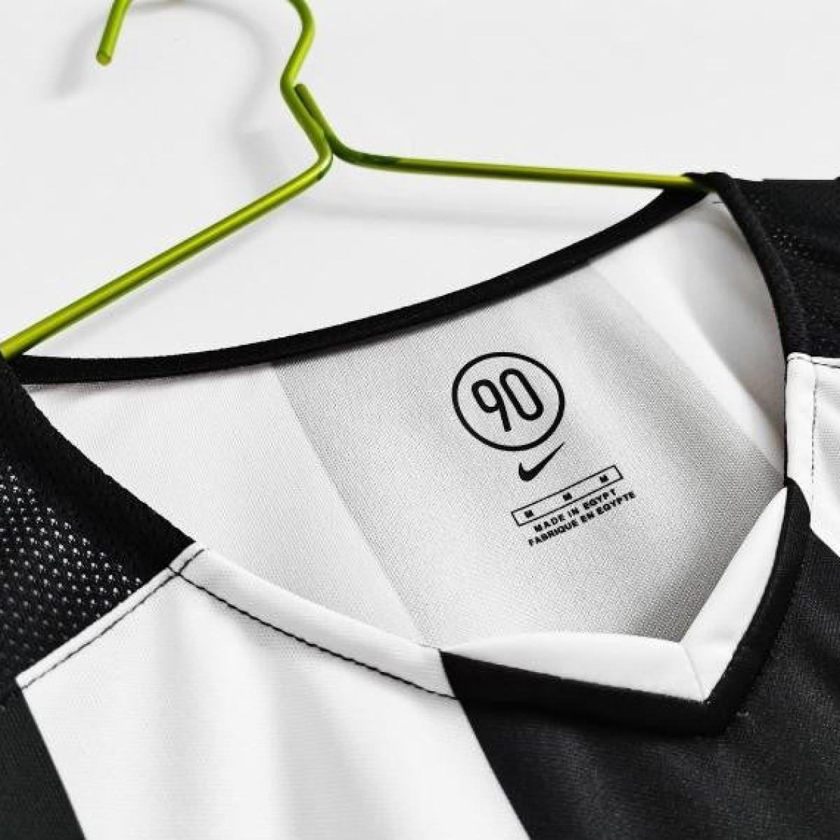 Retro 2004/05 Juventus Home Soccer Jersey