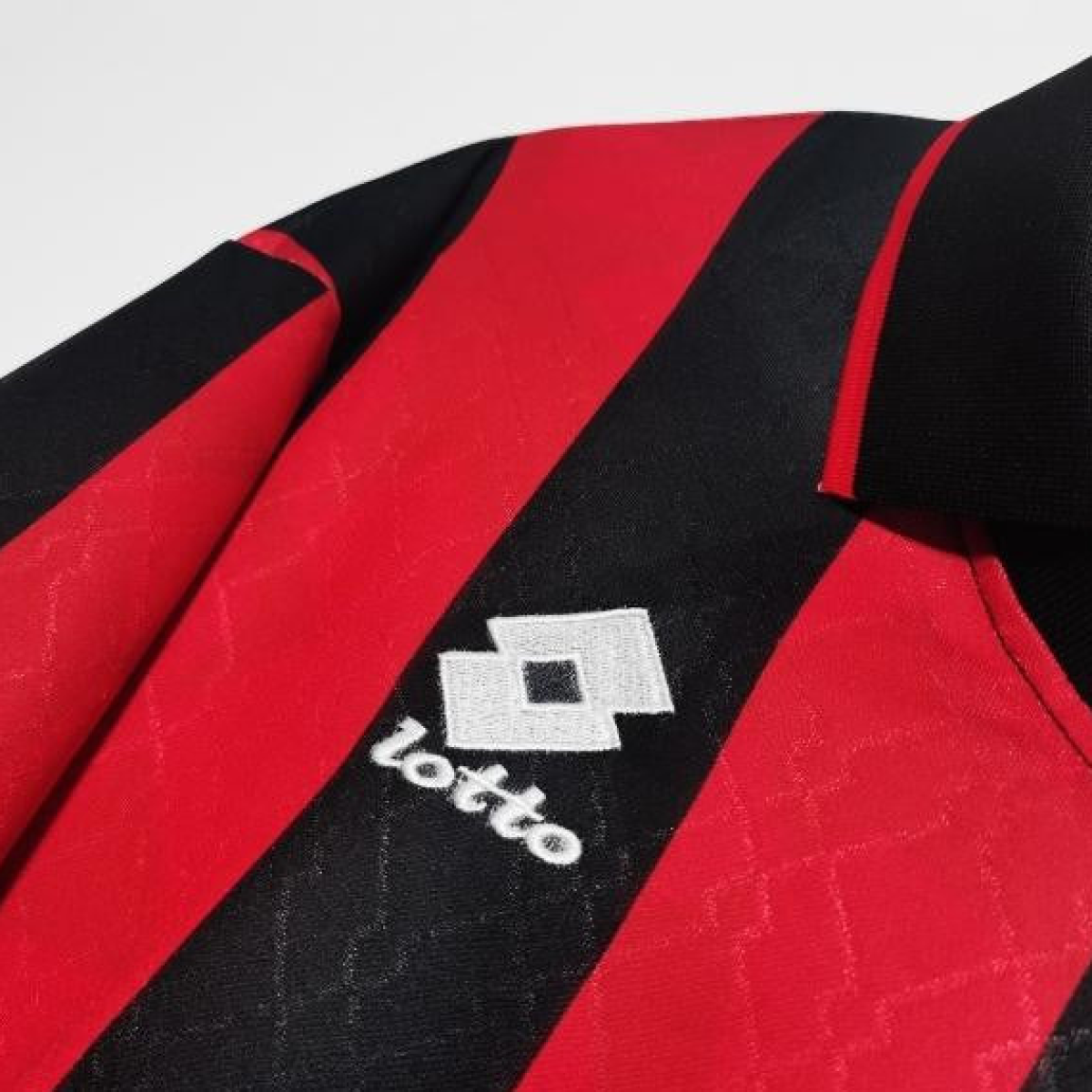 Retro 1995/96 AC Milan Home Soccer Jersey