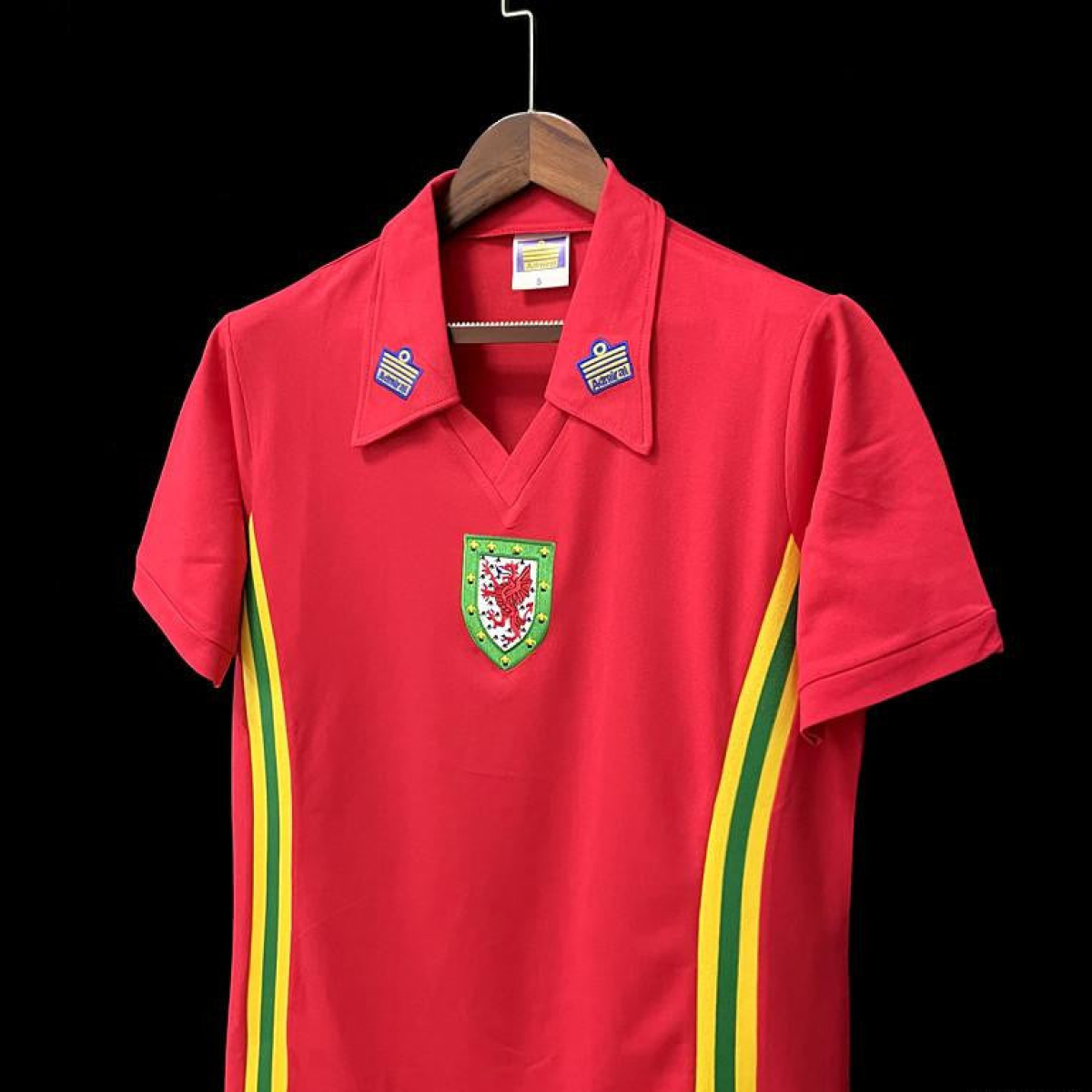 Retro 76/79 Wales home Soccer Jersey