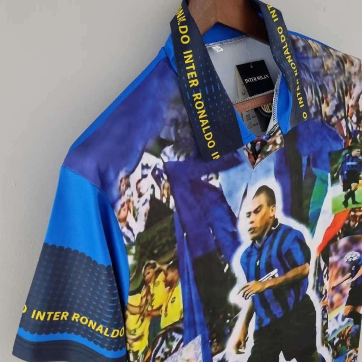 Retro Inter Milan 97/98 Ronaldo Shirt