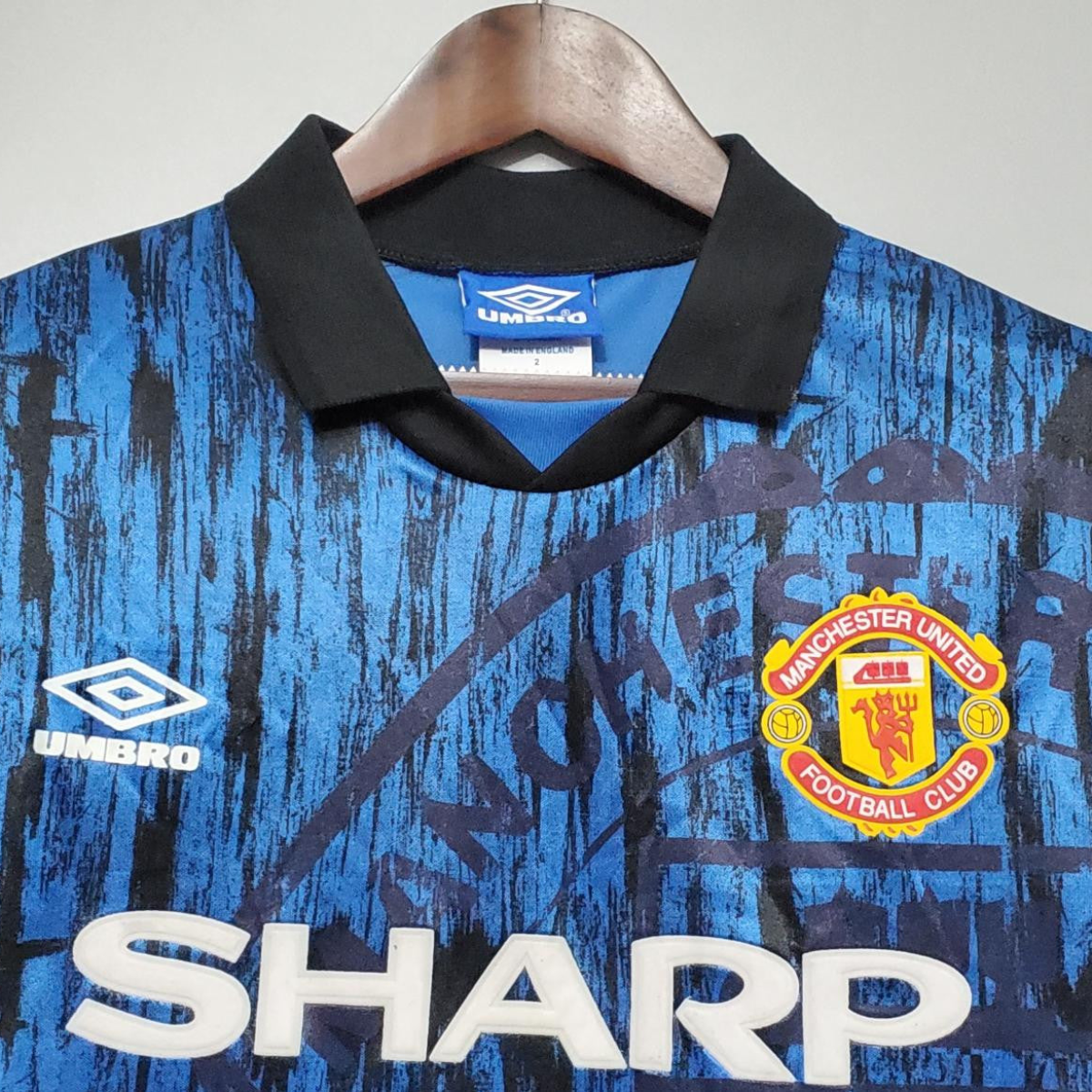 Retro 92/93 Manchester United in the away Soccer Jersey