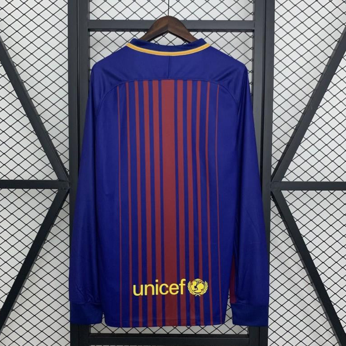 17/18 Retro Barcelona Home Jersey