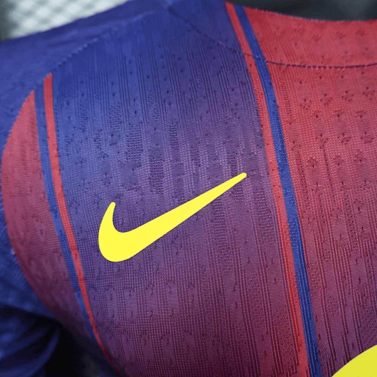 Player Version 25/26 Barcelona Home Long Sleeve Jersey