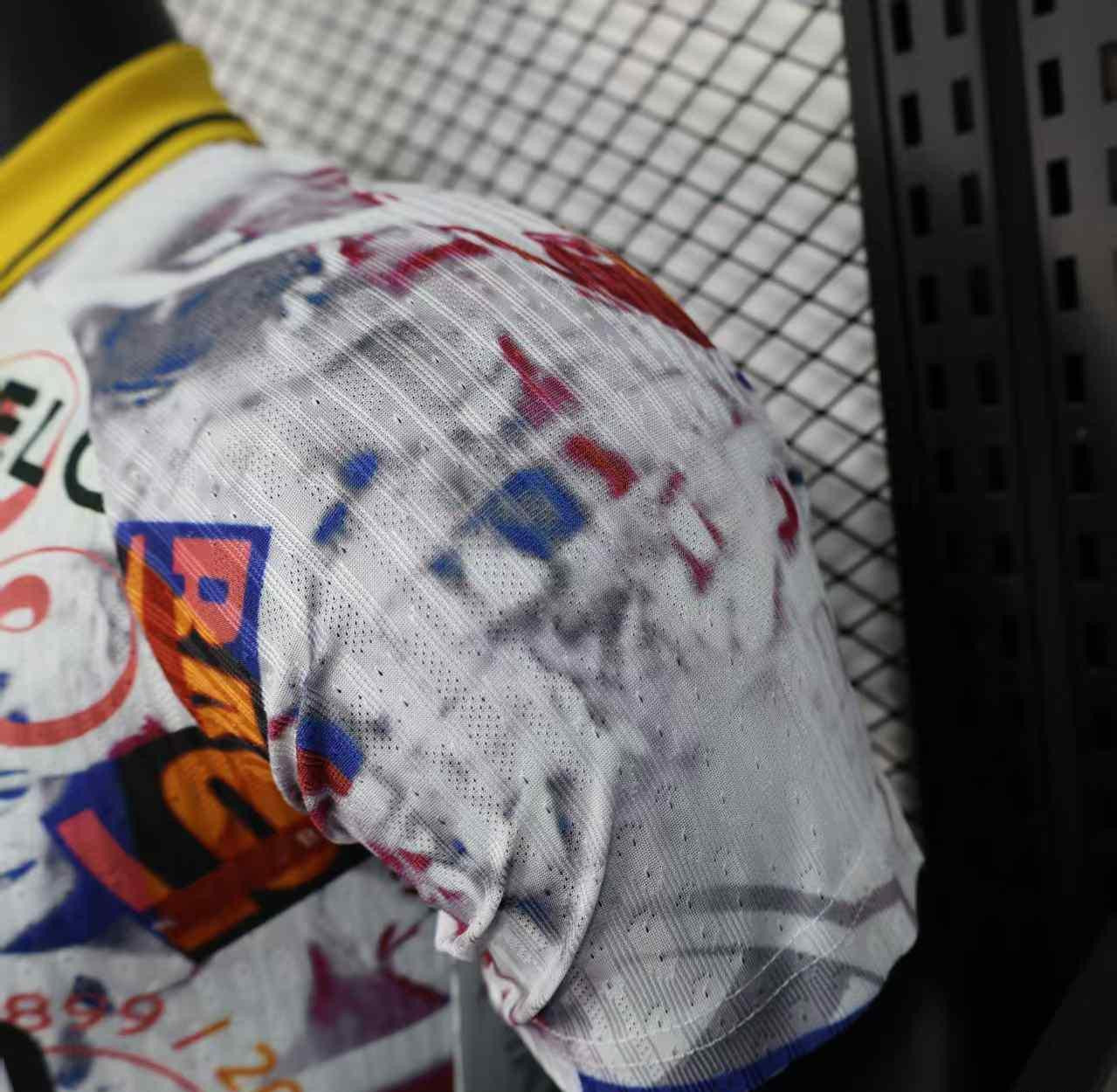 Player Version 25/26 Barcelona White with Graffiti Art Pattern Jersey